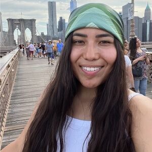 Meet your Posher, Alejandra